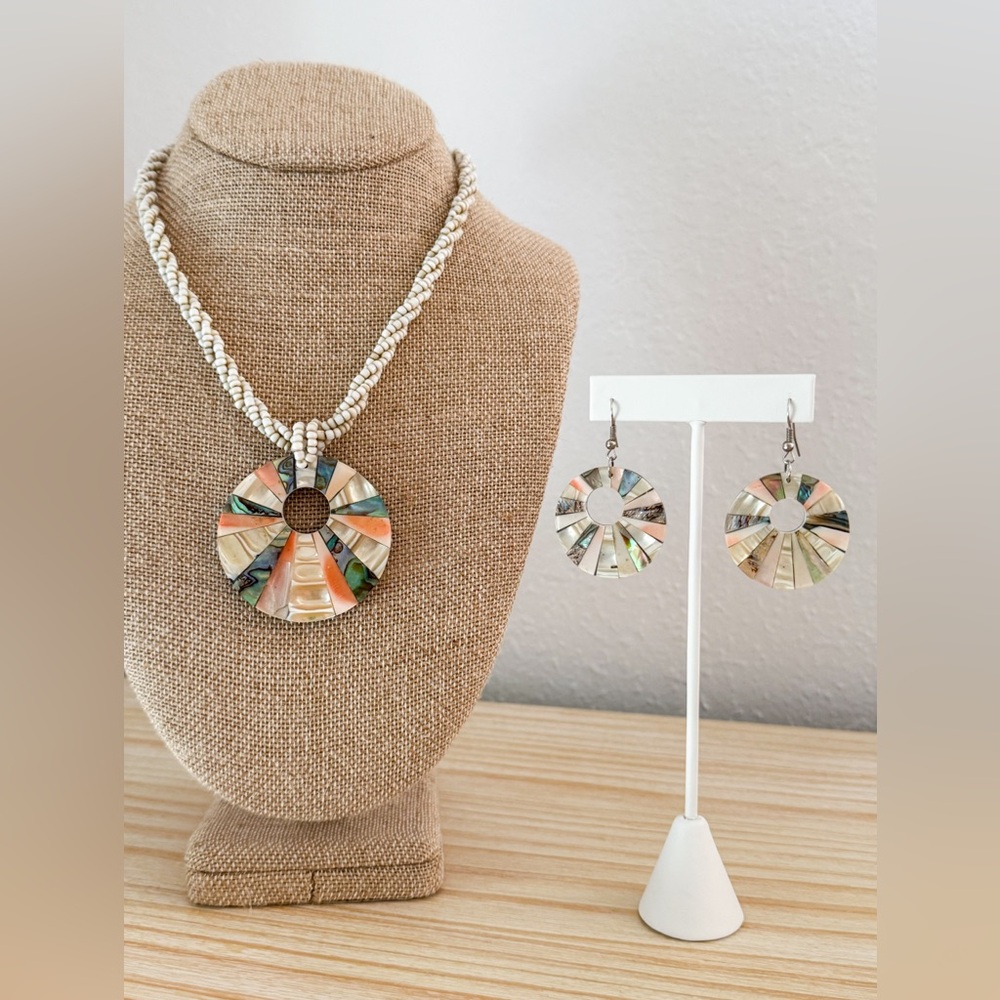 Elegant Seashell Mother of Pearl Abalone Multicolor Necklace and Earring Set - Picture 2 of 13